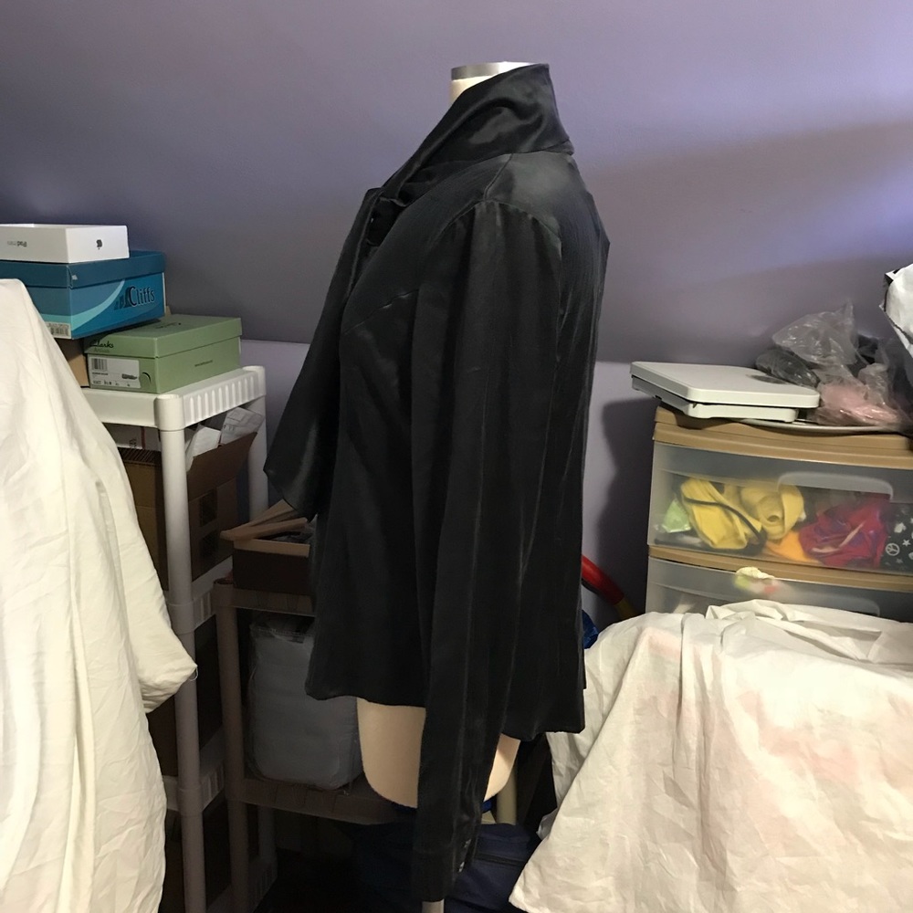 Bloomingdales black blouse w scarf , *NEW* - Picture 2 of 6